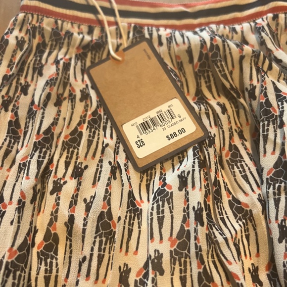 (Brand-GH Bass & Co) Giraffe print skirt - Picture 4 of 5